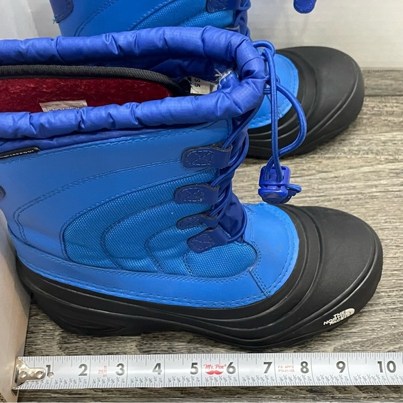 The North Face Vibrant Blue Insulated Boots size 6. Thermafelt. Pre-owned. - Picture 14 of 14